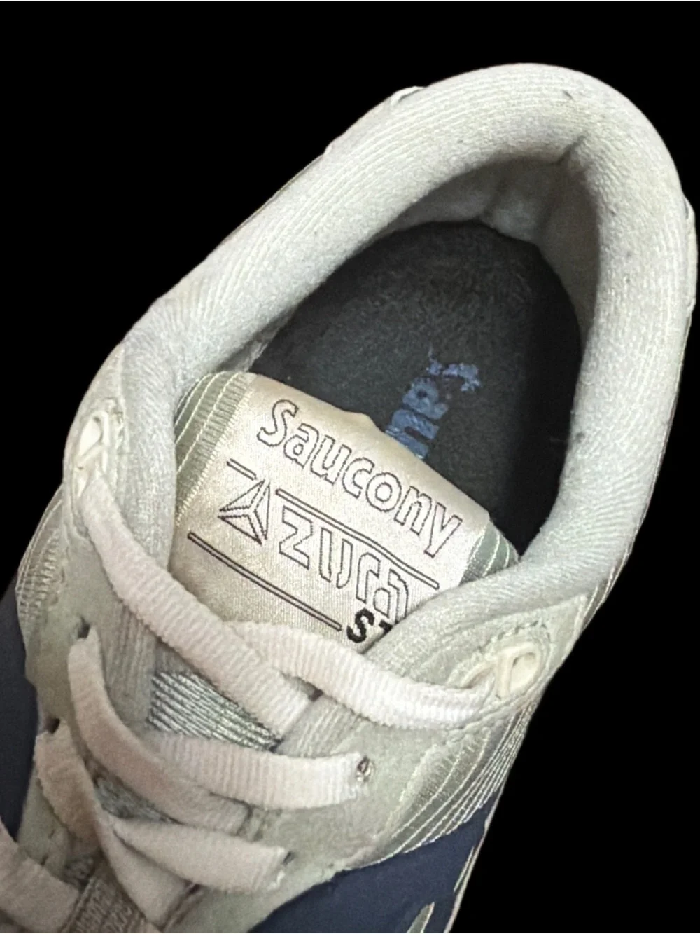 Saucony AZURA ST Sea Foam Navy Men’s size 11